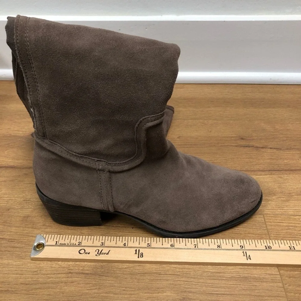 Vince Camuto Over the Knee Boots Womens 8M Taupe Suede Low Heel OTK Zipper